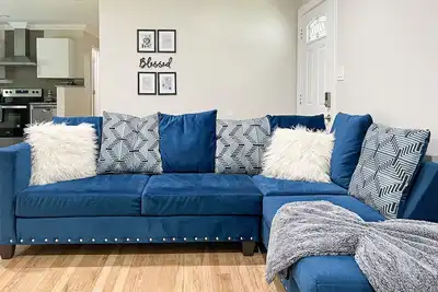 Image de Charming Home Near Coliseum!