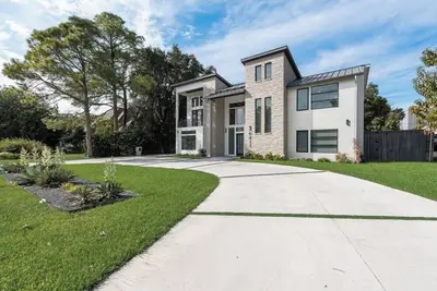 Image de Luxury Home in Preston Hollow Large Groups Welcome