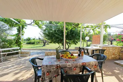Image de Small villa with veranda and garden close to sandy beaches
