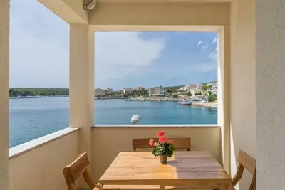 Image de Appartement de deux chambres avec le balcon et la vue sur le mer Simuni, Pag (A-18386-b)