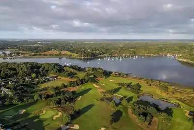 Image de Paradis douceur du Xiv siècle au bord de l'eau