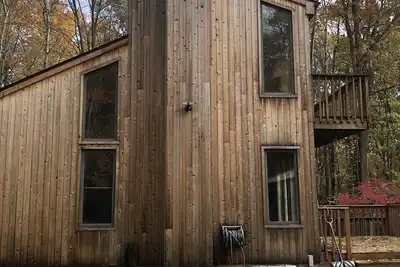 Image de Secluded 10 acre home in the woods