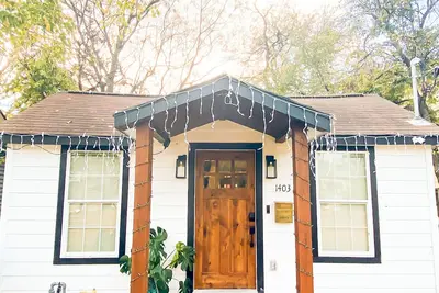 Image de The Boho Cottage Minutes to Downtown Austin and The Lake