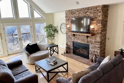 Image de Updated Game Room with Arcade Style Games, 7 Br, 2 Kitchens, sleeps up to 25! !