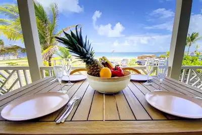 Image de Princess Manon · Superbe appartement sur la plage d`Orient Bay, Piscine