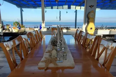 Image de Come live the flip-flop lifestyle in our luxury beach home!