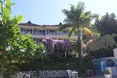 Image de Montego Bay Best Kept Secret 2 B/R Apartments - Block C