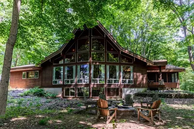 Image de Inviting Timber Frame home near the beach with pool table, central Ac, & W/D