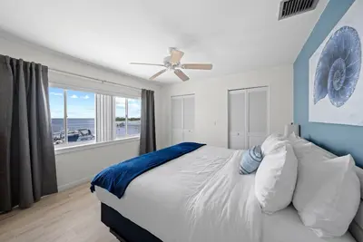 Image de Marina View Townhome with Spectacular Views