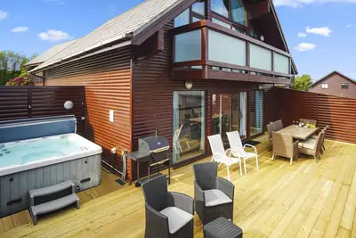 Image de Luxury hot tub Lodge at Retallack nr. Padstow & Newquay
