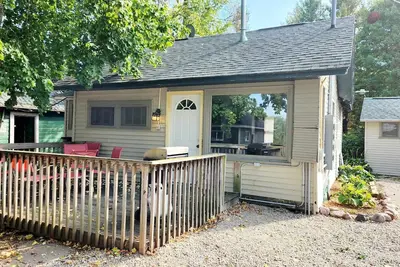 Image de Sturgeon Cabin - Waterfront resort on Fremont Wolf River