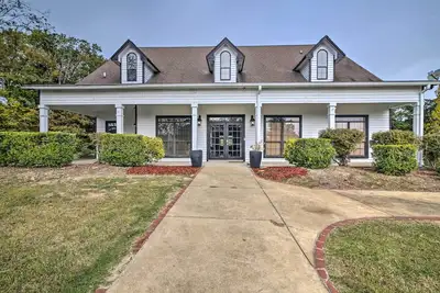 Image de Starkvegas Clubhouse ~ 2 Mi to Msu Campus!