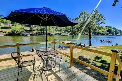 Image de Pet Friendly Large One Bedroom Cottage (#4) At The Water's Edge