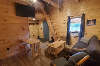 Image de Custom built tiny home/cabin in the Switzerland of Maine (Jackman)