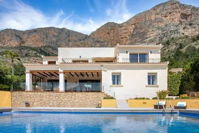 Maison de vacances privée avec piscine privée, Wifi, climatisation, Tv, terrasse, vue panoramique