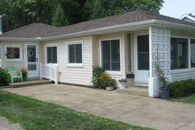 Image de Charming Lake Erie Cottage