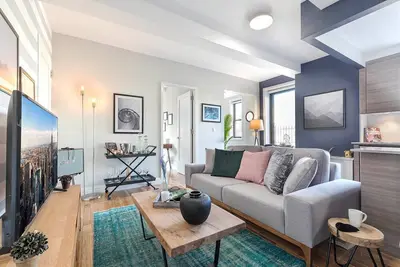 Image de Sleek Upper West Side 1br w/ Balcony, Doorman, Gym by Blueground