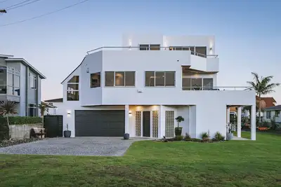 Image de Beach HOUSE_Whangamatā (Beach House) - 100m from Harbour