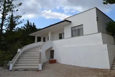 Image de Large villa with magnificent views and sleeps 15 in Torre Vado, Salento