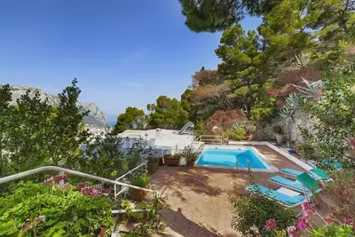 Image de Villa Polifemo with Swimming Pool, Sea View, Terrace and Garden