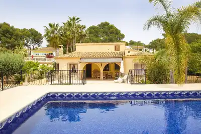 Image de Charmante Villa avec piscine et jacuzzi à 450m de la mer (climatisée)