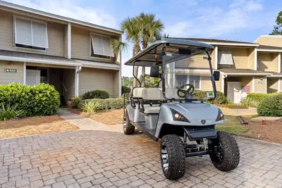 Image de Beach Villa w/ New 6-Seat Golf Cart! Near Beach, Pool, Baytowne Wharf & Tram.