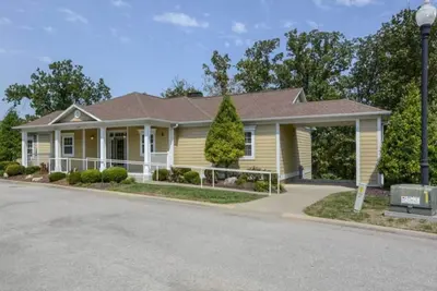 Image de 2026 Handicap Accessible 4br/4ba Branson Hills Villa - You're gonna Love It!