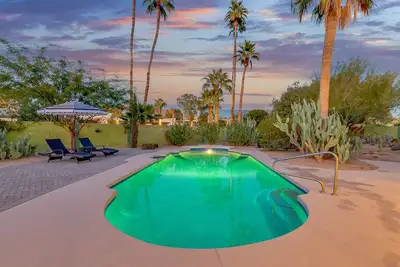 Image de Olive Tree Retreat | Heated Pool, Patio & Privacy