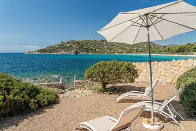 Image de Stella Maris - Villa front de mer avec accès direct à la mer