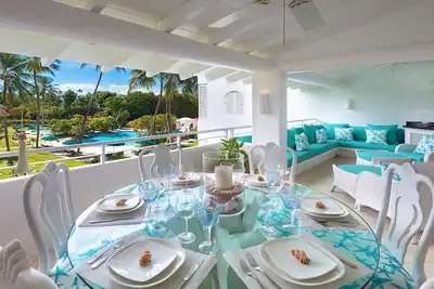 Image de Beachfront Apartment With A Large Communal Pool And Close To Restaurants