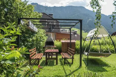 Image de Chalet \"Villa Rondula\" avec vue sur la montagne, piscine partagée et Wi-Fi