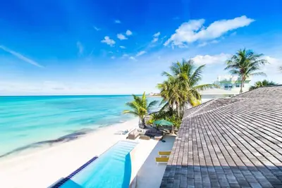 Image de Luxury Waterfront Villa La Mouette with infinity Pool