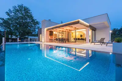 Image de New! ! ! Villa Lanka - luxury villa with large swimming pool, private parking