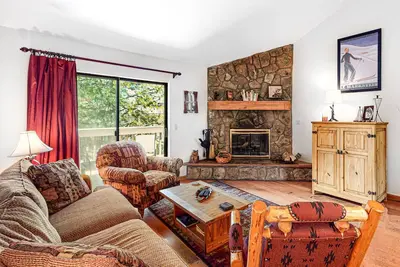 Image de Wonderful Condo + Loft w/Private Grill, Free WiFi, Two Shared Hot Tubs, & Pool