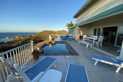 Image de Sexy sophistication in paradise overlooking the Caribbean Sea and Buck Island.