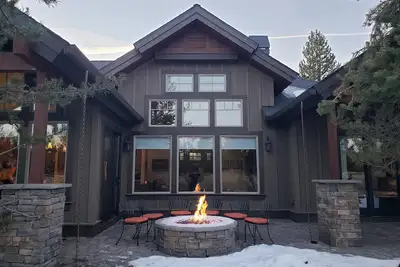 Image de New Caldera Springs Luxury Home