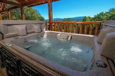 Image de Hot Tub, Views, Games & Pool Table - Canoe Creek