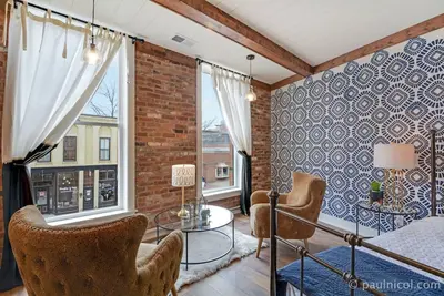 Image de Two Story Suite Overlooking Historic Main Street Galena, Il. Sleeps 16!