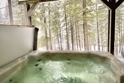 Hot tub, pool table, xc/downhill ski, near-Stevens Pass, Leavenworth, Lake Wenatchee