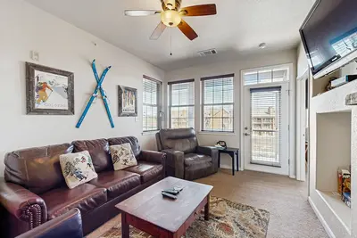 Image de Convenient Mountain Condo w\/Private Gas Grill, W\/D, Free WiFi, & Shared Hot Tub