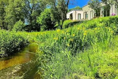 Image de Retraite tranquille au bord de la rivière