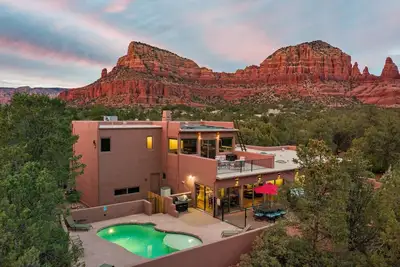 The Hideaway in Sedona - Private Heated* Pool, Spa, Hiking, and Views!