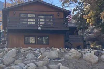 Image de Mountain retreat close to hikes trials and dining