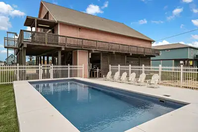 Image de Spacious Home with Game Room, Deck & Bunk Room