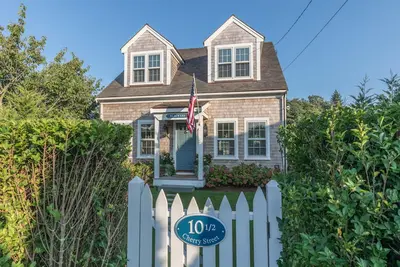 Image de Newly constructed 3 Br house. Walk to town, harbor and restaurants