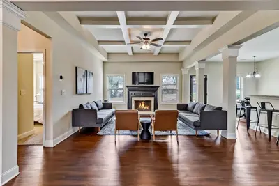 Image de 5br/3ba, sleeps 12! Newly renovated w/ media room!