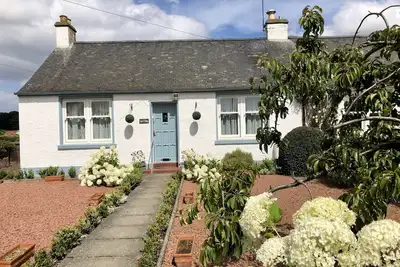 Image de Cosy cottage with stunning farmland views in picturesque village of East Linton