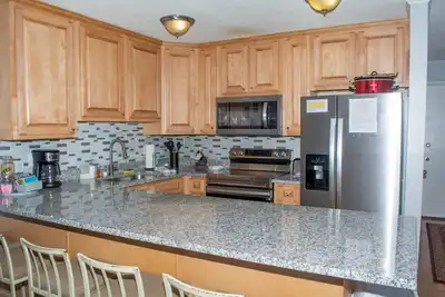 Image de E104 · Winterplace Ski in Ski out condo First floor! E104