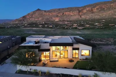 Image de Spiral at Copper Rock! Sleeps 14! !