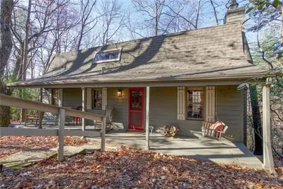 Image de Rustic, Private, Cozy Cabin Getaway in Mountains of Big Canoe